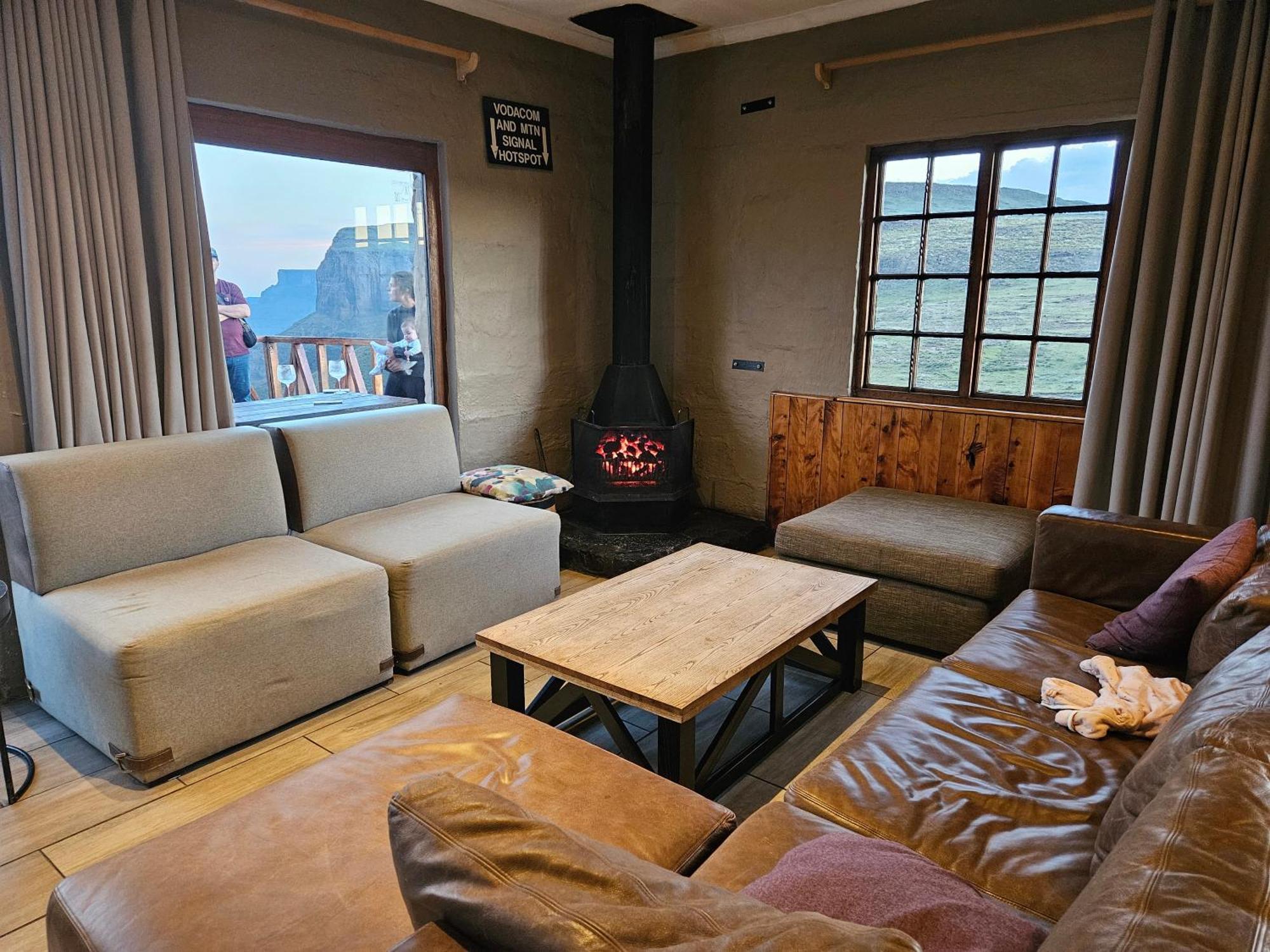 Sani Mountain Escape Hotel Mokhotlong Exterior photo